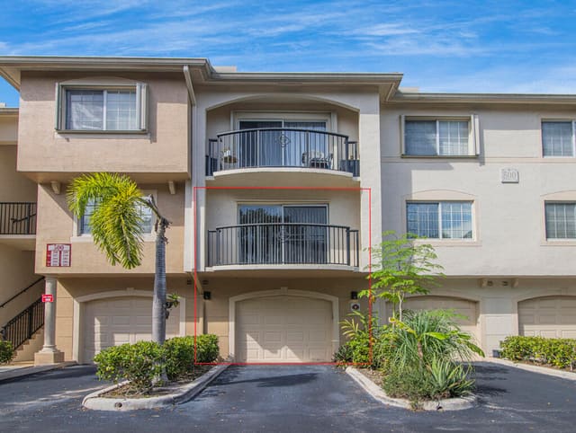 500 CRESTWOOD Court N 506, Royal Palm Beach, FL 33411