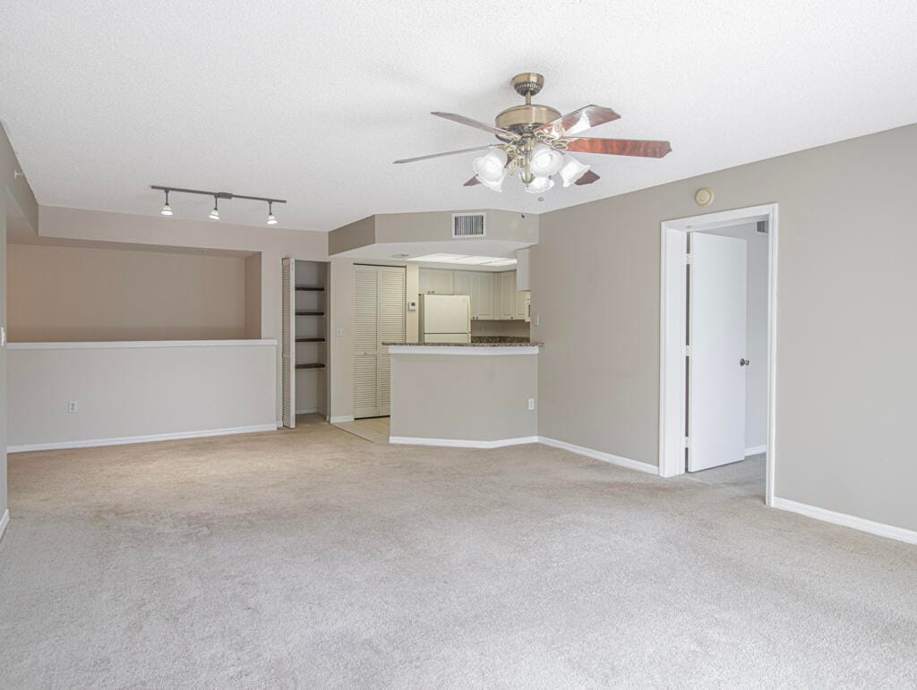 500 CRESTWOOD Court N 506 — photo 11