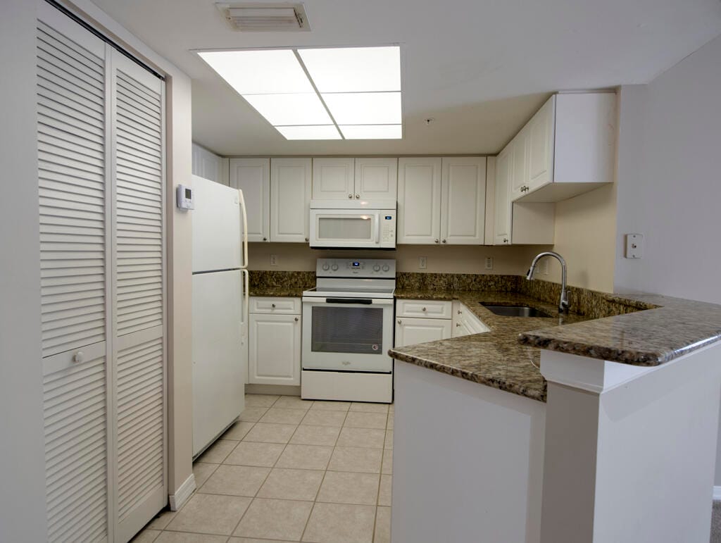 500 CRESTWOOD Court N 506 — photo 3