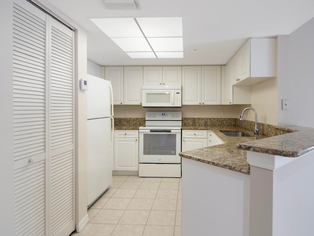 500 CRESTWOOD Court N 506 — photo 4