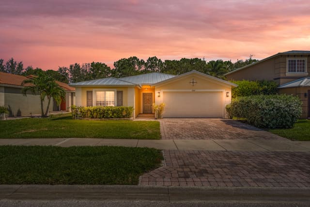 1924 SW JAMESPORT Drive, Portofino Isles, Port St. Lucie, FL