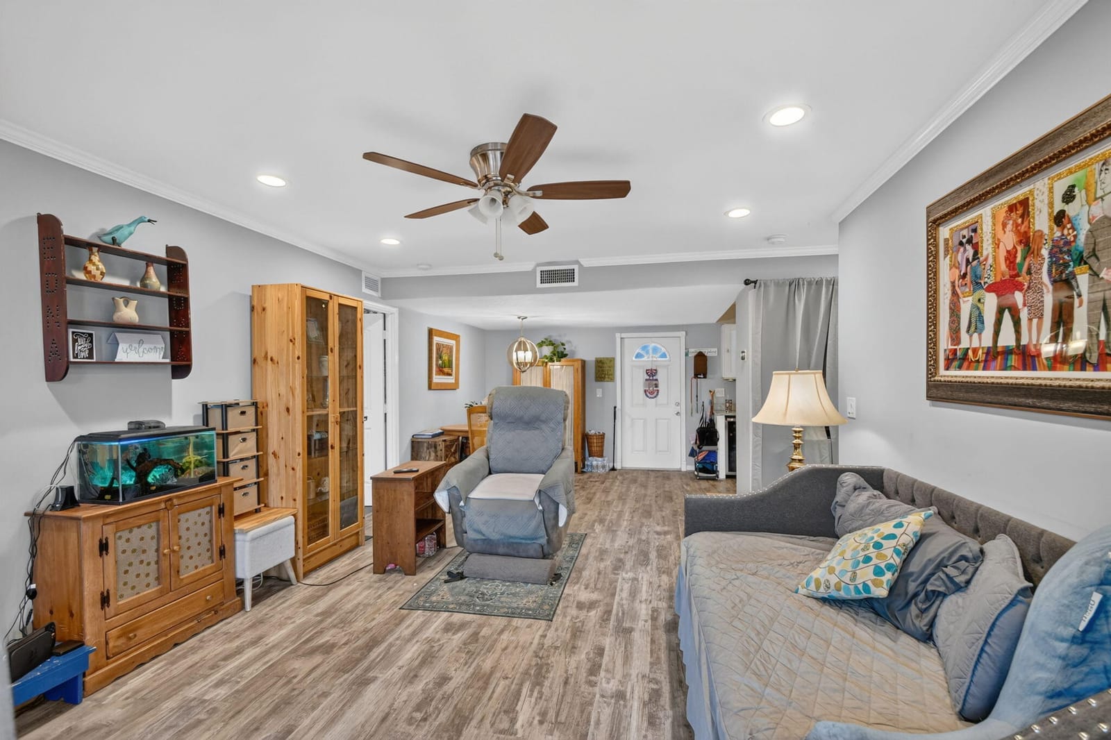 453 Lake Frances Drive — photo 3