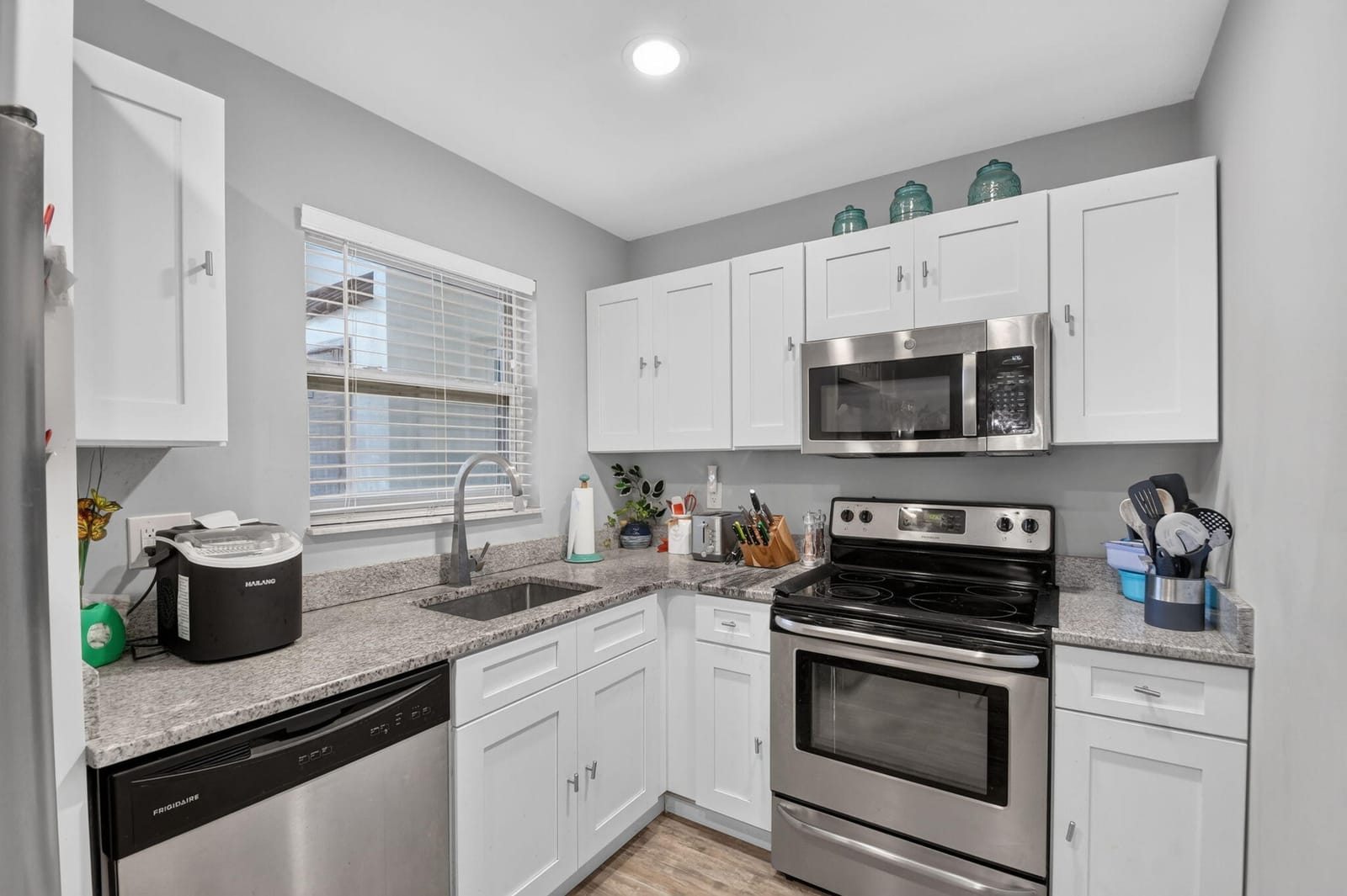 453 Lake Frances Drive — photo 7
