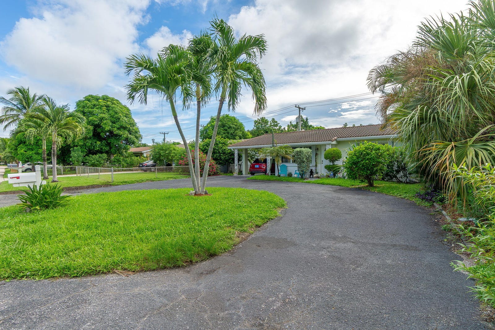 1318 CARDINAL Lane, Lantana, FL 33462 photo 2