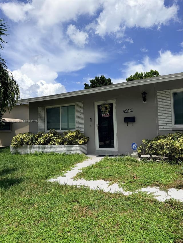 4913 NW 52nd Street, Tamarac, FL 33319