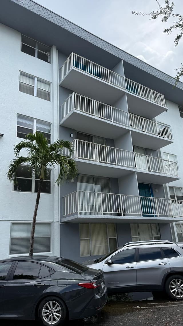 1805 E Sans Souci Boulevard 434, North Miami, FL 33181