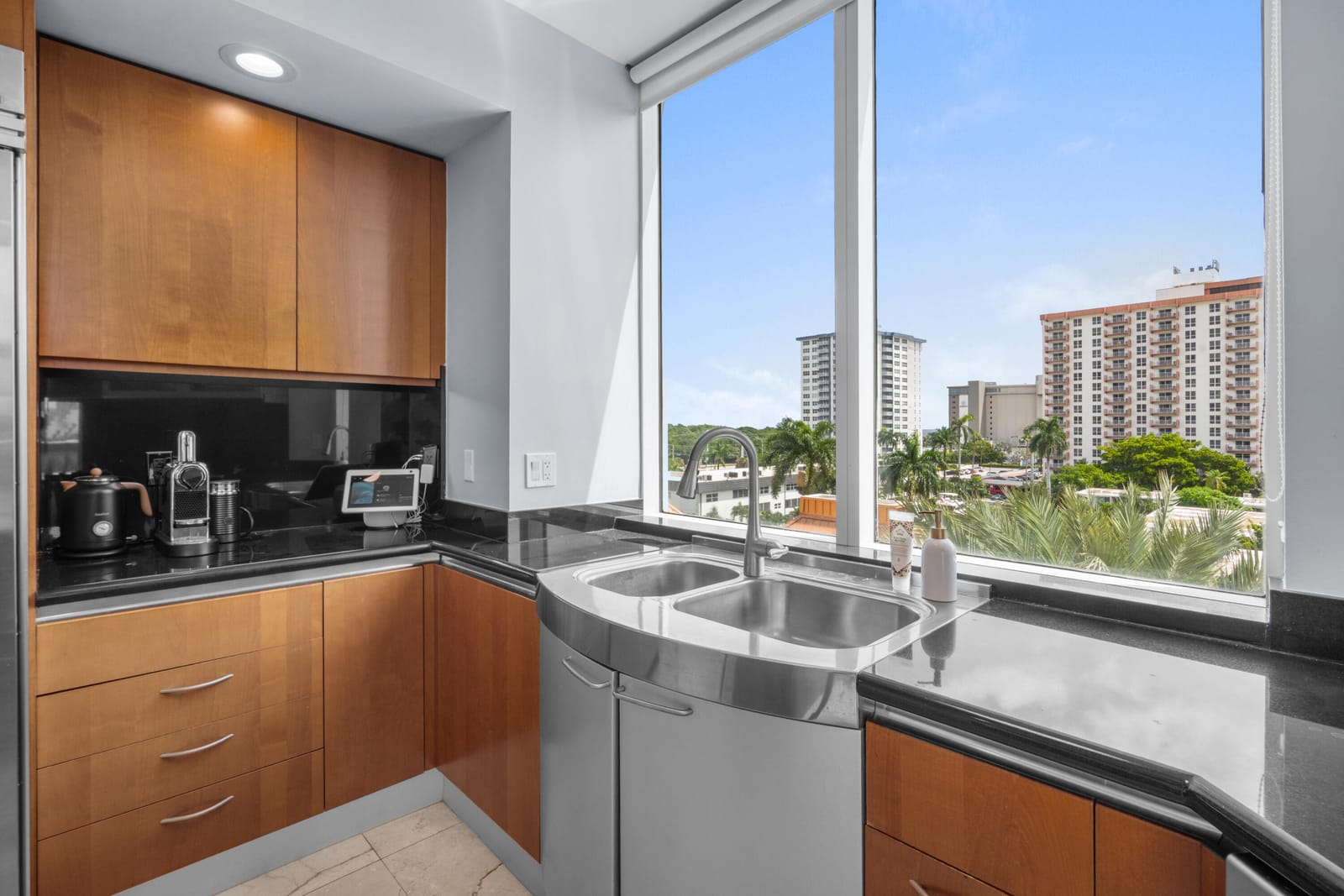 2845 NE 9TH Street 601 — photo 10