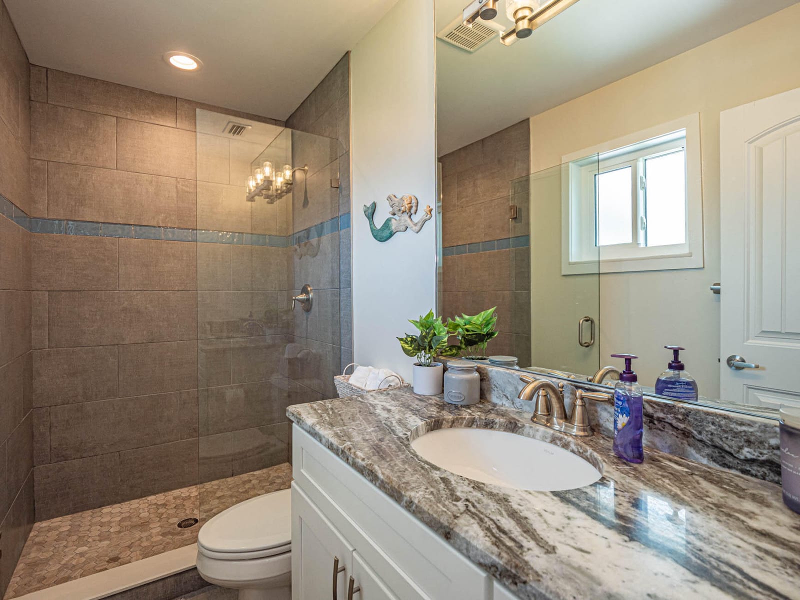 255 MARINA Drive — photo 12