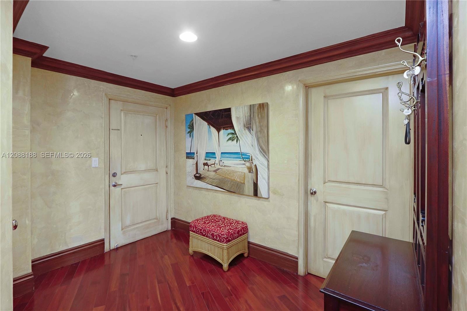 10 Aragon Avenue 1216 — photo 3