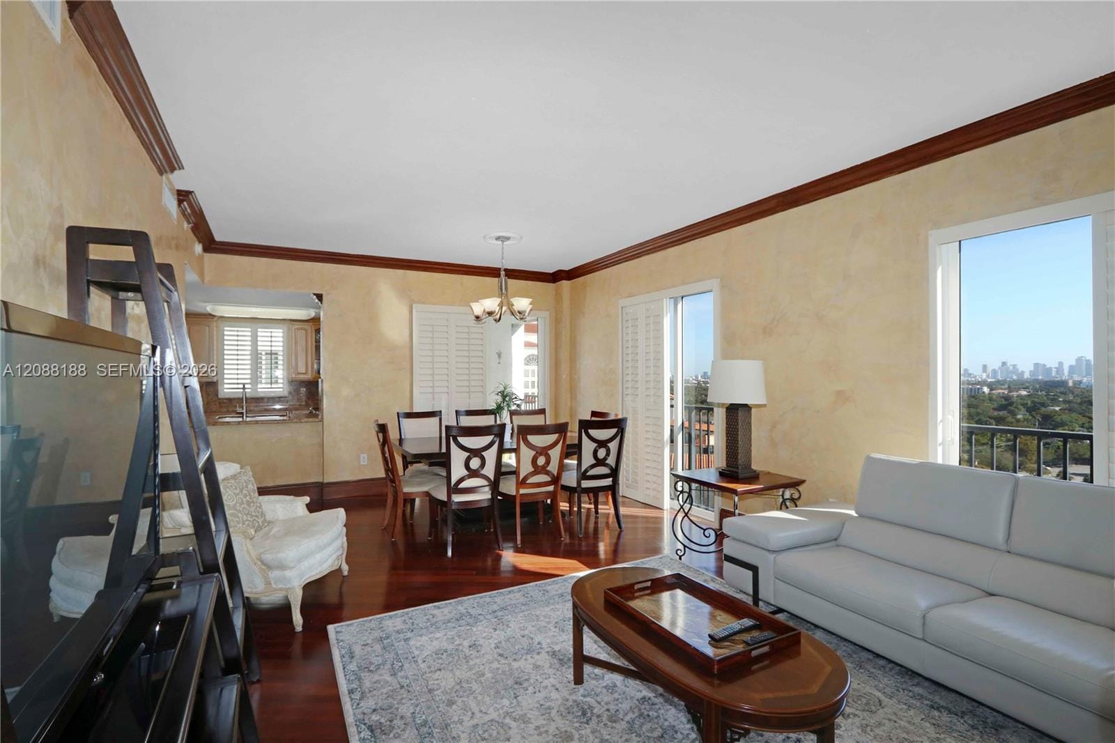 10 Aragon Avenue 1216 — photo 9