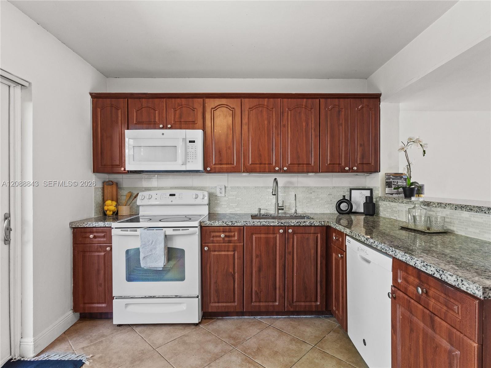 560 NW 82nd Place 306, Miami, FL 33126 photo 11