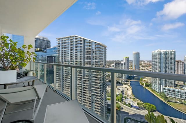 55 SE 6TH Street 4300, Miami, FL 33131