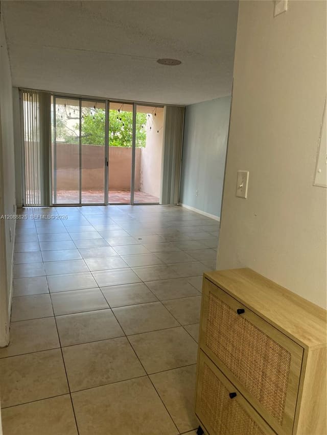 10625 SW 112th Avenue 103, Miami, FL 33176