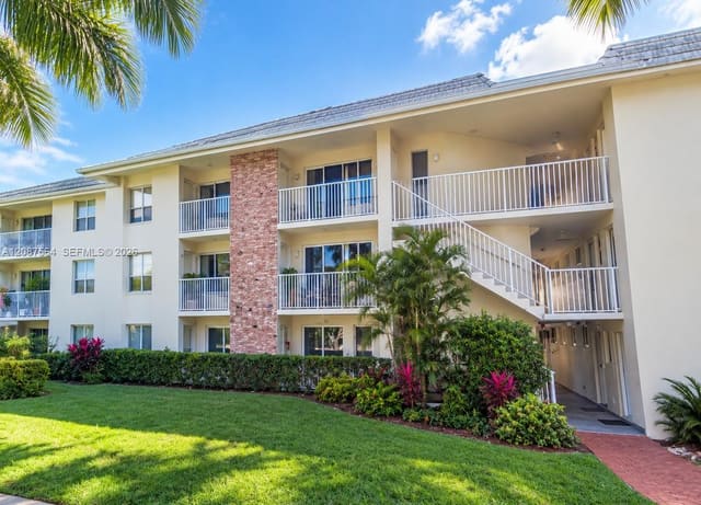240 Galen Drive 110, Key Biscayne, FL 33149