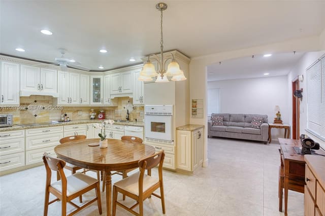 221 NE 1st Terrace 1, Dania Beach, FL 33004