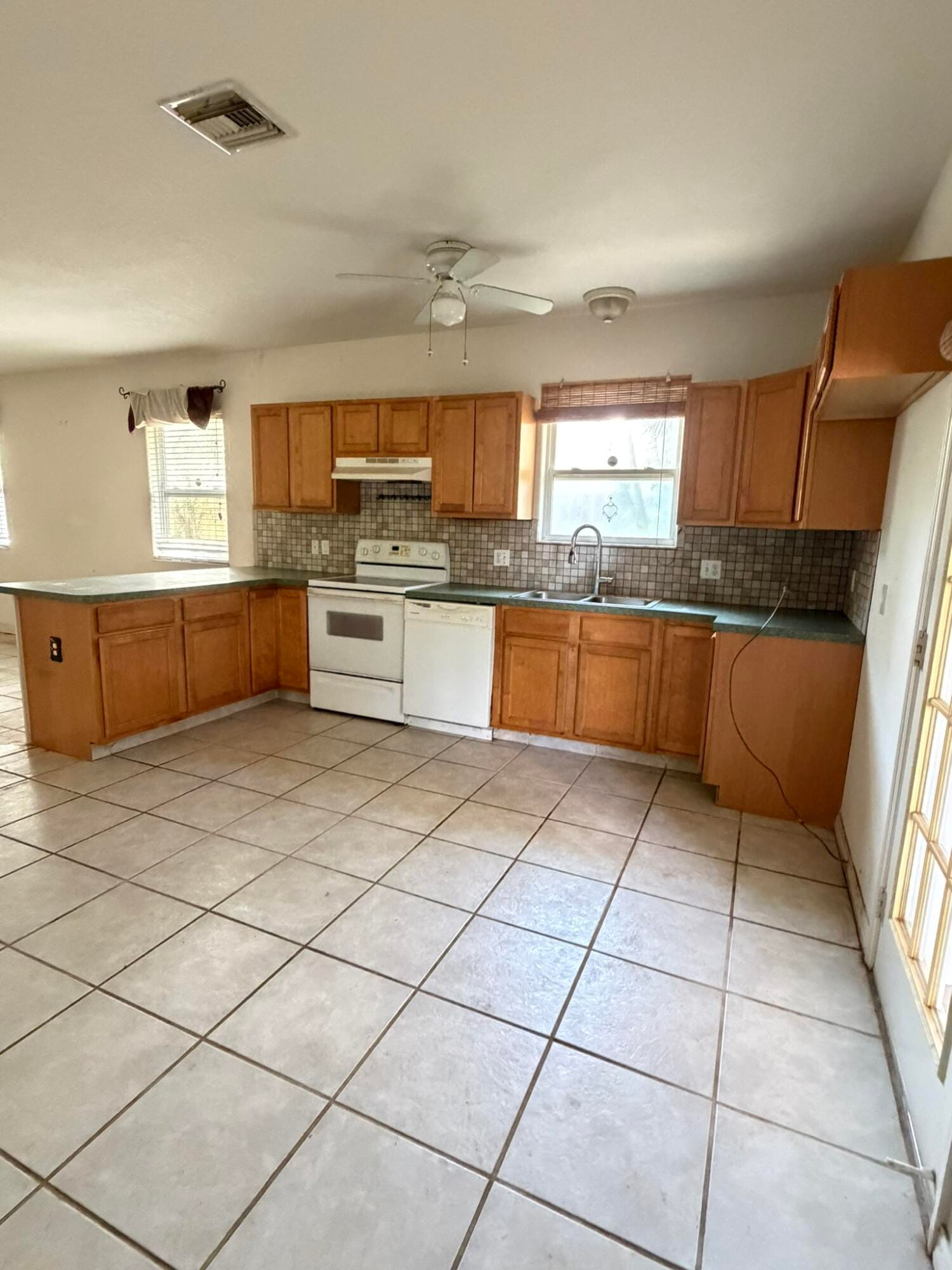 6055 7TH Place, Vero Beach, FL 32968 photo 8