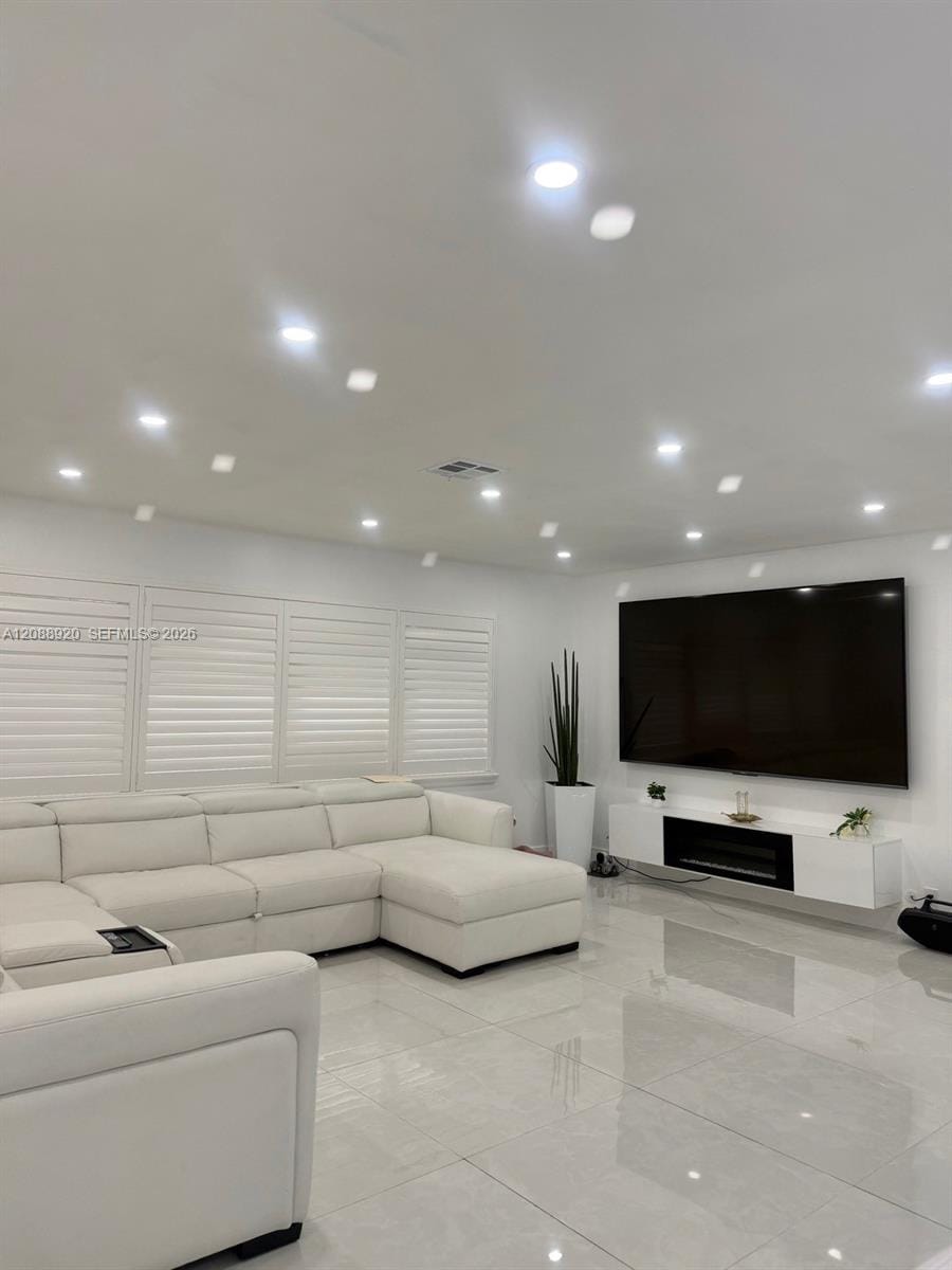 1401 NW 122nd Avenue, Pembroke Pines, FL 33026 photo 4