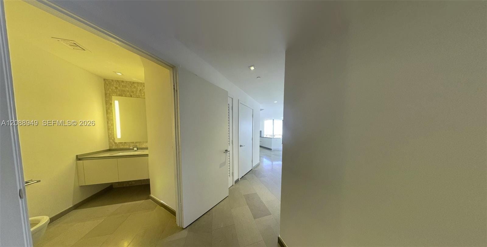 88 SW 7th Street 1711, Miami, FL 33130 photo 13