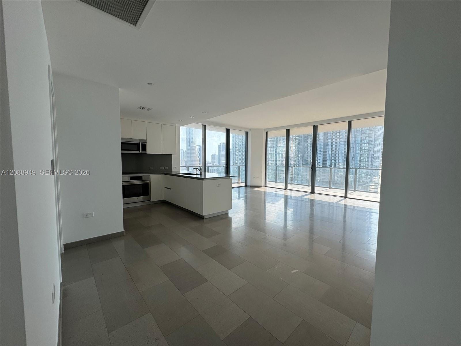 88 SW 7th Street 1711, Miami, FL 33130 photo 16