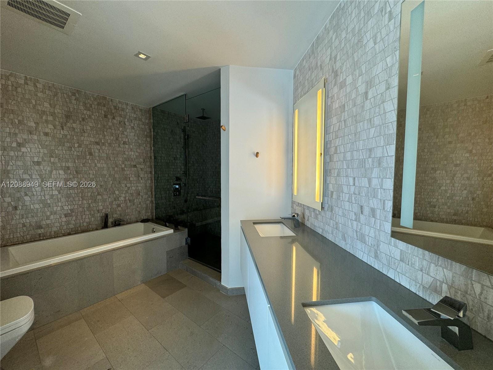 88 SW 7th Street 1711, Miami, FL 33130 photo 28