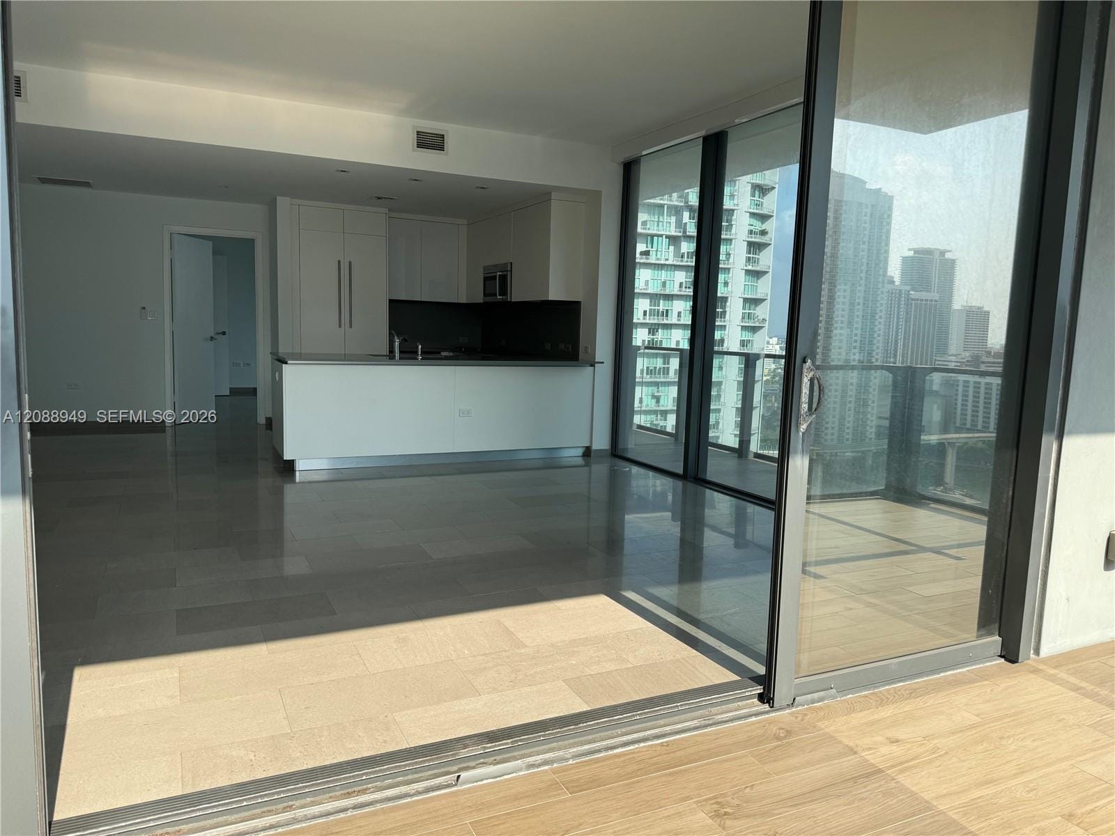 88 SW 7th Street 1711, Miami, FL 33130 photo 9