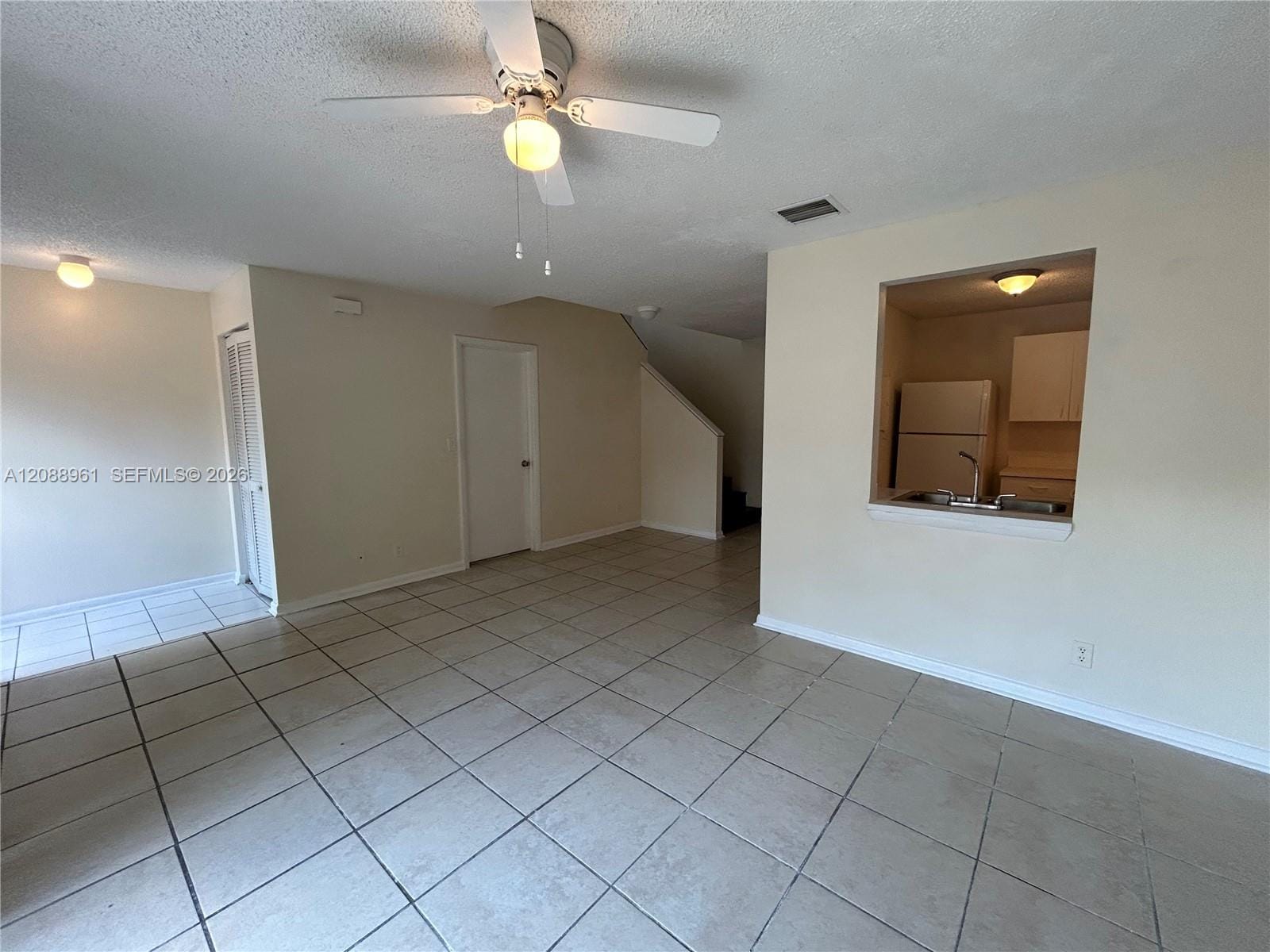 910 E Cypress Way E, Palm Springs, FL 33406 photo 4