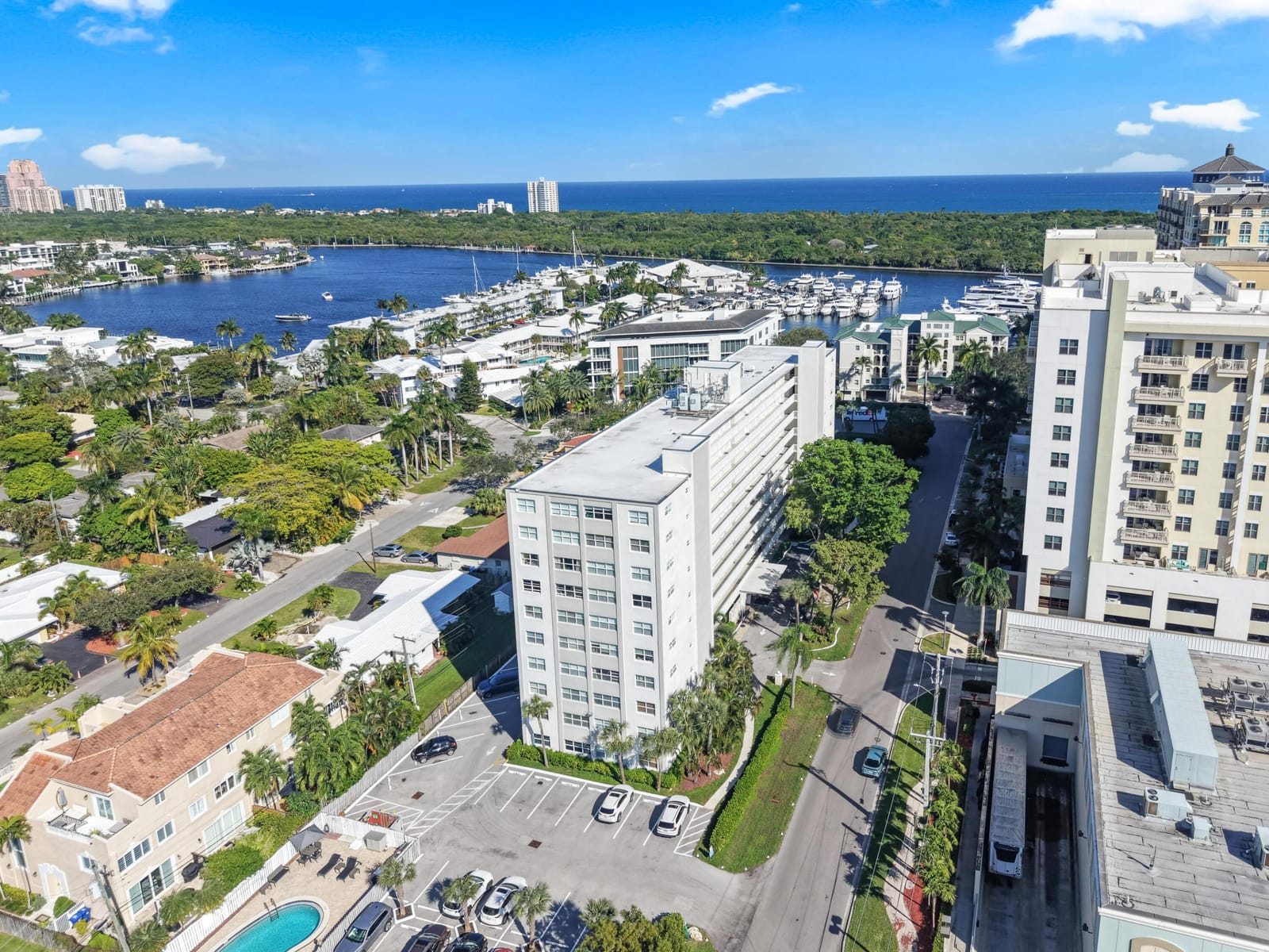 2555 NE 11th Street 804, Fort Lauderdale, FL 33304 photo 2