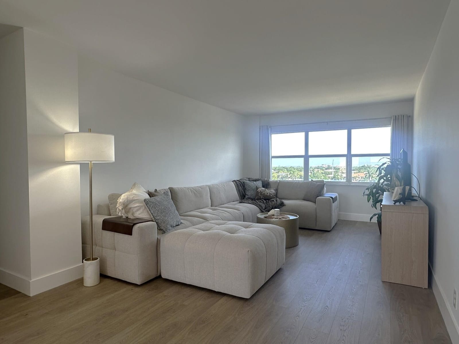 2555 NE 11th Street 804, Fort Lauderdale, FL 33304 photo 3