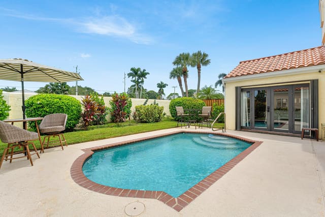 2530 LA LIQUE Circle, Palm Beach Gardens, FL 33410