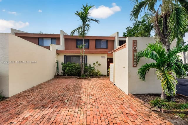 10656 SW 76th Terrace, Miami, FL 33173