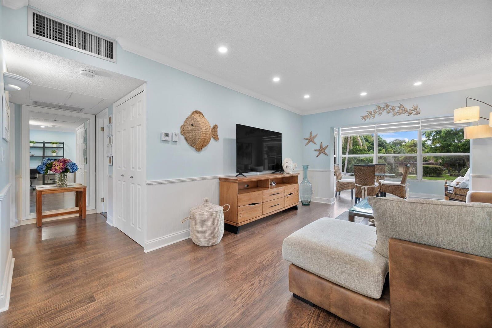 5171 W Oakland Park Boulevard 204 — photo 2