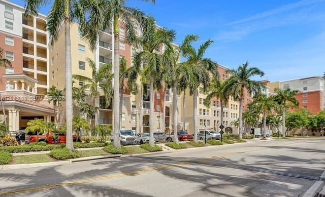 17100 N Bay Road 1906, Sunny Isles Beach, FL 33160
