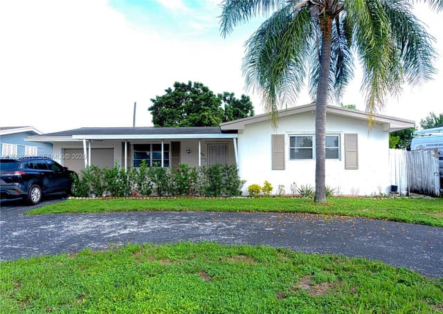 8481 NW 11th Street, Pembroke Pines, FL 33024