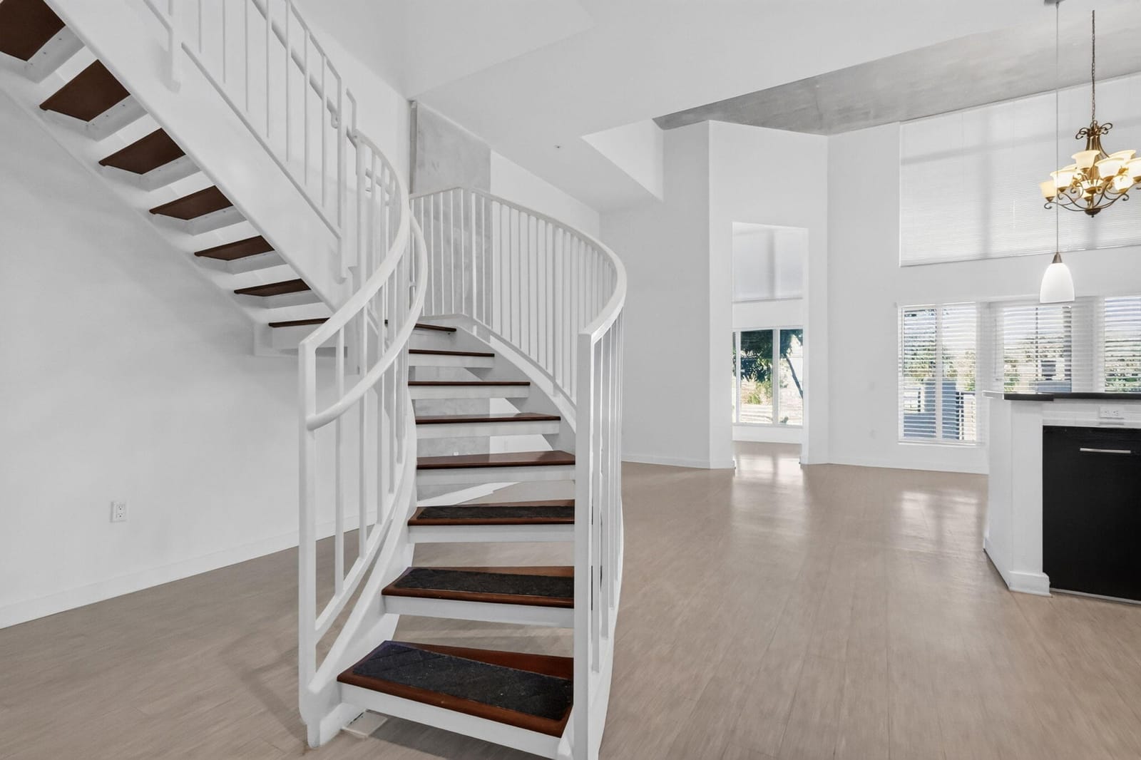 300 S Australian Avenue 128 — photo 2