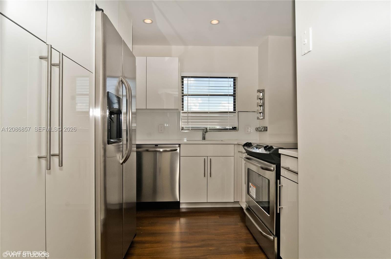 1617 Jefferson Avenue 404 — photo 2