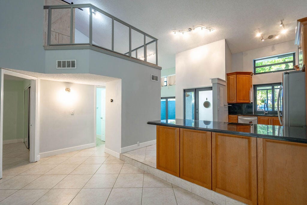 2840 S OAKLAND FOREST Drive 2703, Oakland Park, FL 33309 photo 14