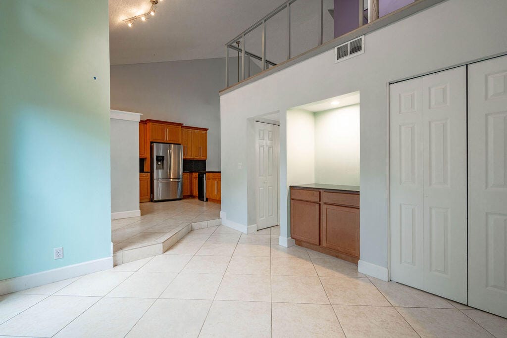 2840 S OAKLAND FOREST Drive 2703, Oakland Park, FL 33309 photo 21