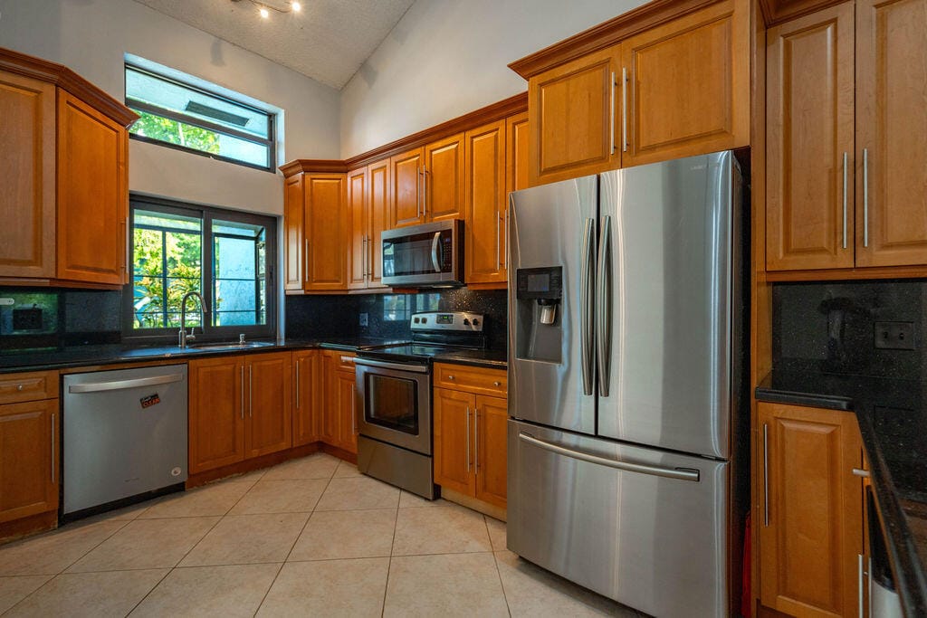 2840 S OAKLAND FOREST Drive 2703, Oakland Park, FL 33309 photo 7
