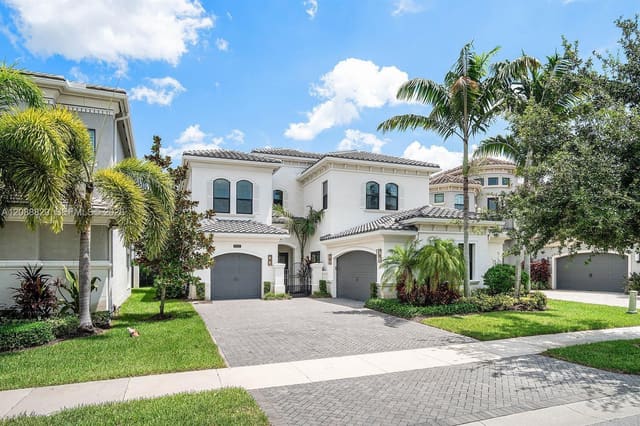 9747 Vitrail Lane, Delray Beach, FL 33446