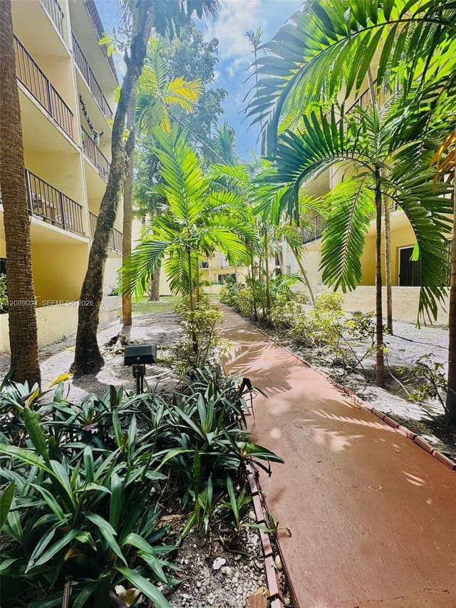 11925 NE 2nd Avenue B205, North Miami, FL 33161