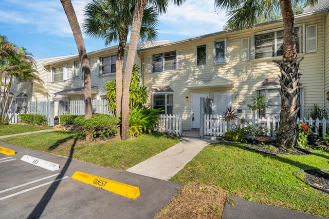 153 SW 3RD Street, Pompano Beach, FL 33060