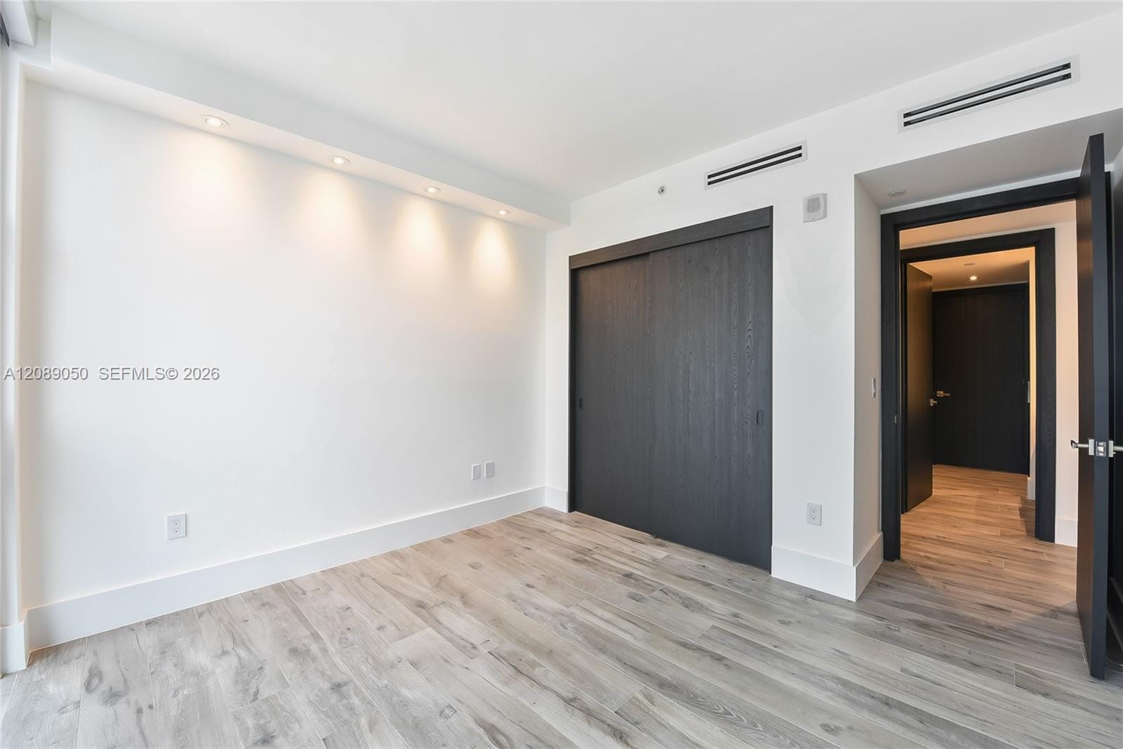 1010 Brickell Avenue 3905 — photo 11