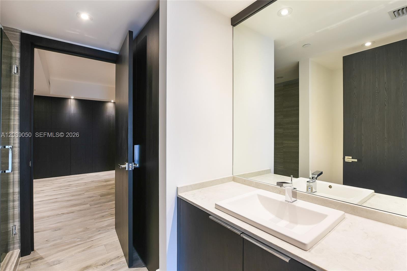 1010 Brickell Avenue 3905, Miami, FL 33131 photo 15