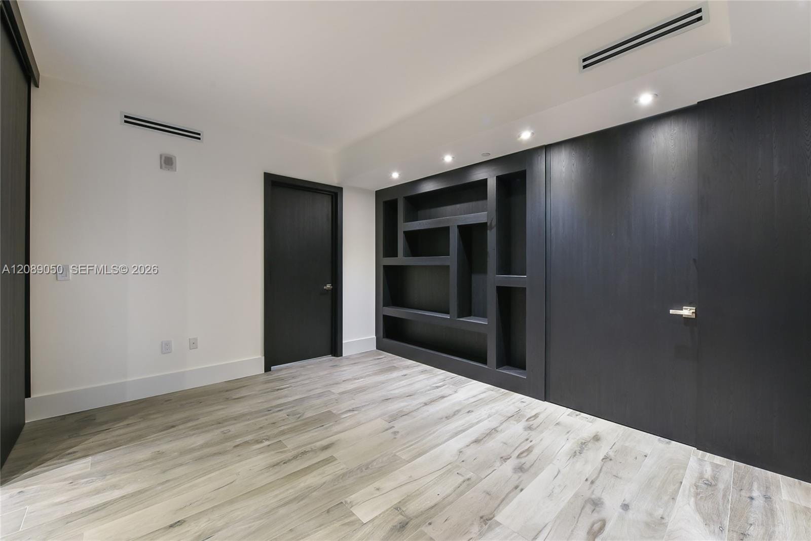1010 Brickell Avenue 3905 — photo 3
