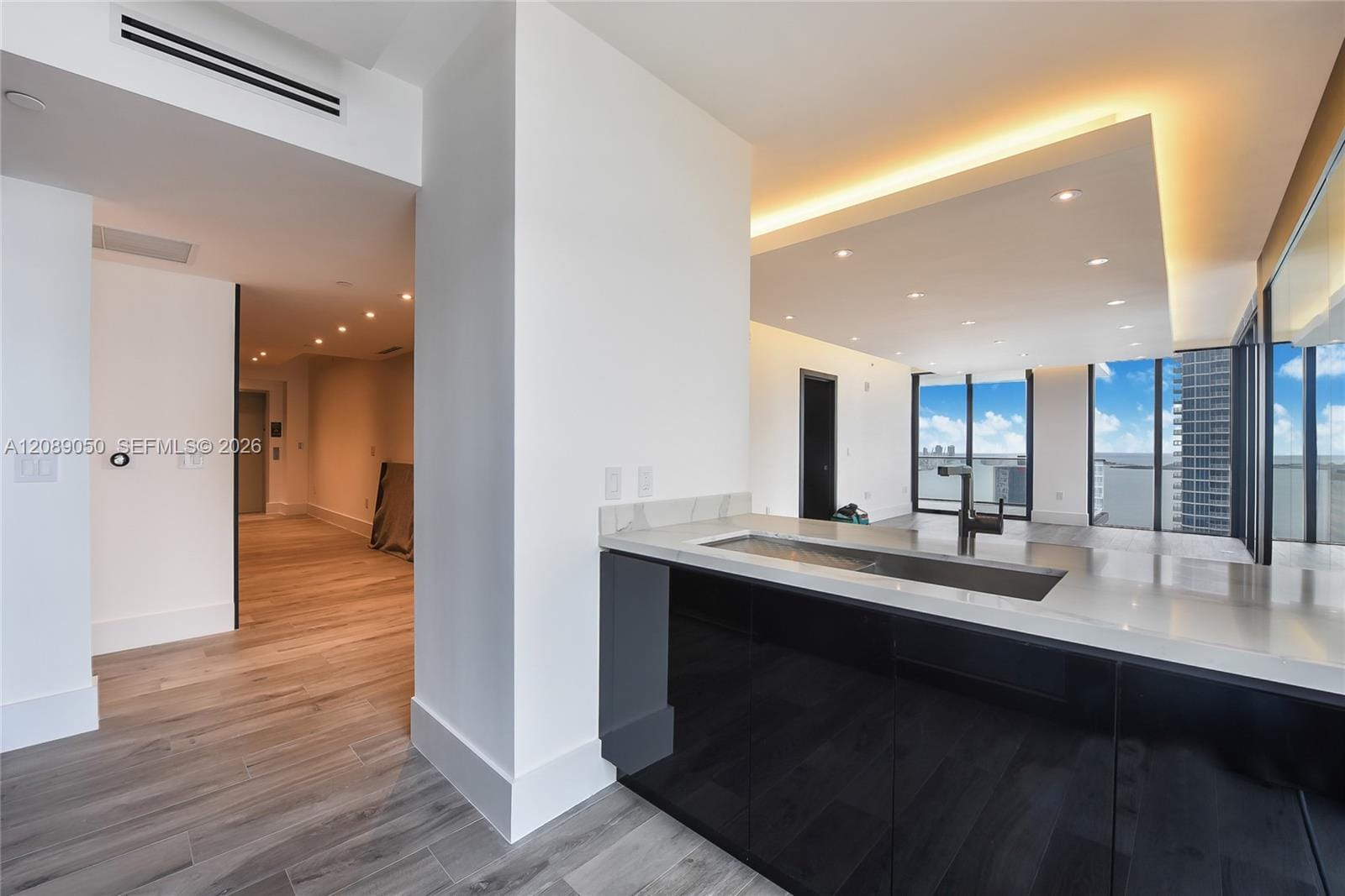 1010 Brickell Avenue 3905 — photo 7