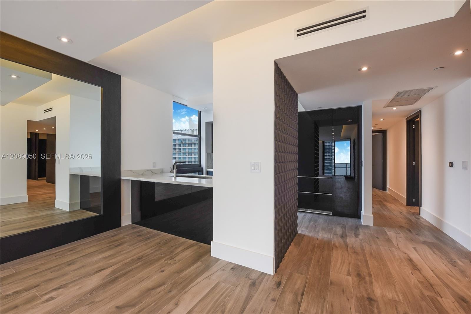 1010 Brickell Avenue 3905 — photo 8