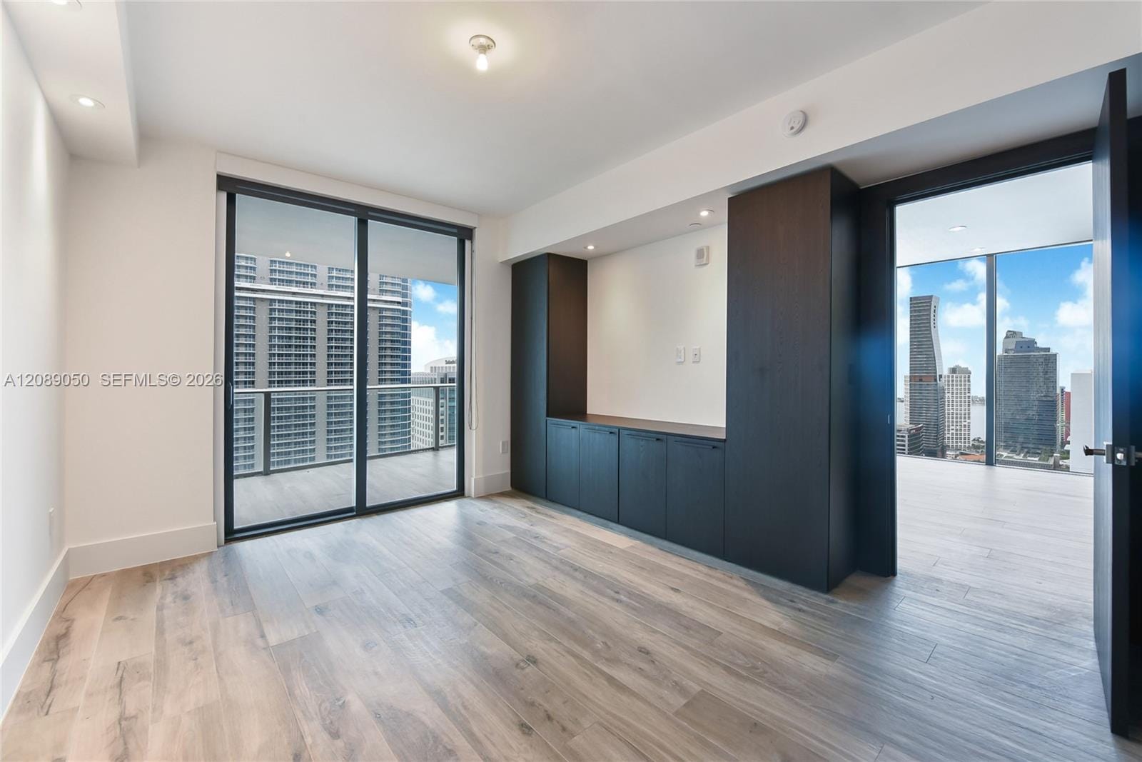 1010 Brickell Avenue 3905 — photo 10