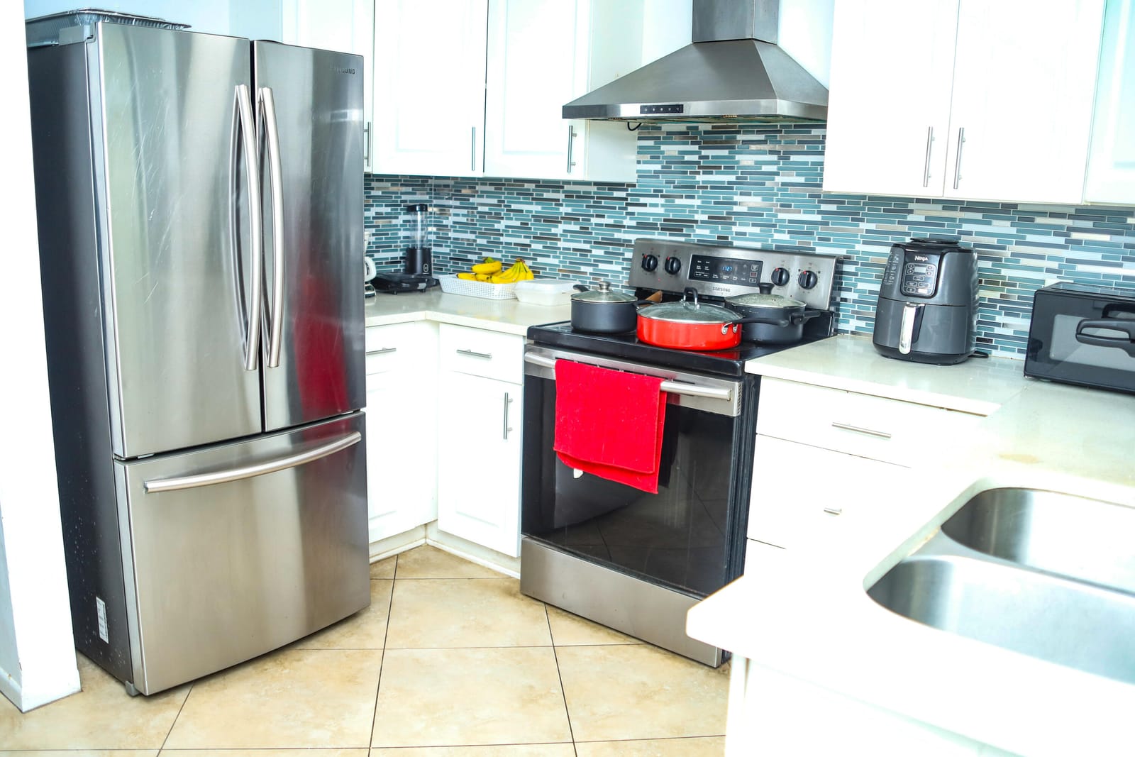 605 Ixoria Avenue Unit 21 — photo 2