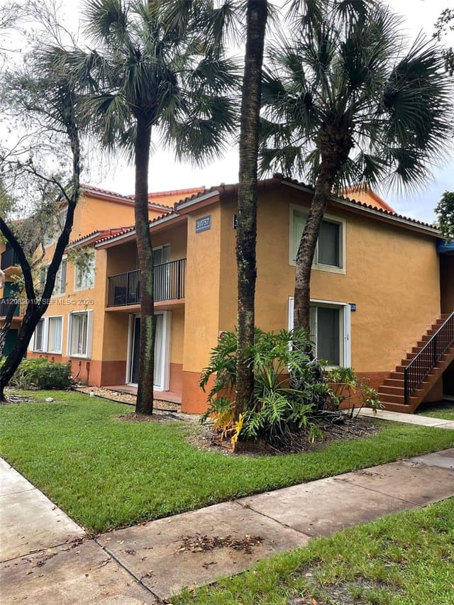 10757 Cleary Boulevard 111, Plantation, FL 33324
