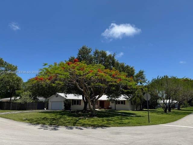 16101 SW 87th Court, Palmetto Bay, FL 33157
